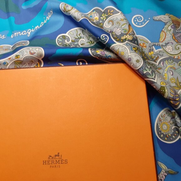 Hermes 90cm silk scarf - Picture 3 of 4